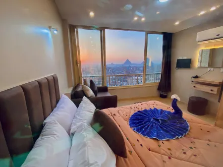 Horus Horizon Inn Pyramids View