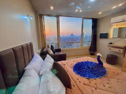 Horus Horizon Inn Pyramids View