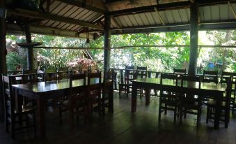 Algen's Dive Resort