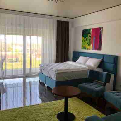 White Tower Mamaia Rooms