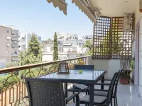 Luxury and Spacious Apt for 8 Guests New Features April 2025 Hotels in Alimos