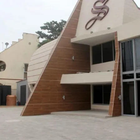 Scarlet Lodge