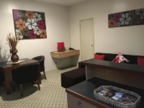 Victoria Palms Hotel