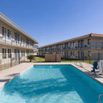 Days Inn by Wyndham Bakersfield