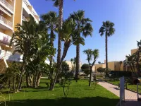 B11 - Condominio do Mar Apartment Hotels near Meia Praia