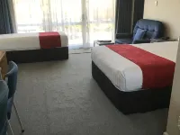 Avon City Motel Hotels near Groynes