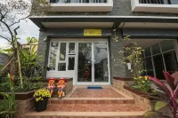 Bees Smile Hotel Hotel in zona Ramkhamhaeng University Chiang Rai Campus in Honour of Honour of His Majesty the King