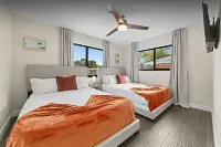 Fun Getaway: Pool, Jacuzzi, Games, 7BR, Stadium