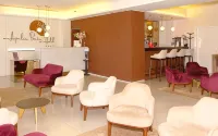 Apulia Praia Hotel