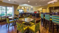 Best Western Plus University Inn فنادق في هاتيسبورغ