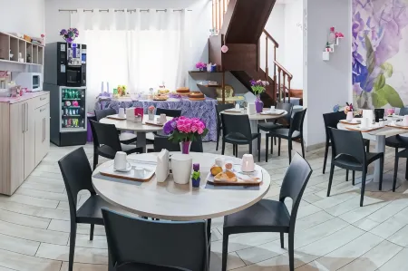 Suite Room Fiumicino Отели в г. Фьюмичино