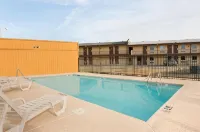 Super 8 by Wyndham Joplin