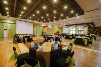 Taman Dayu Golf Club and Resort Hoteles en Prigen