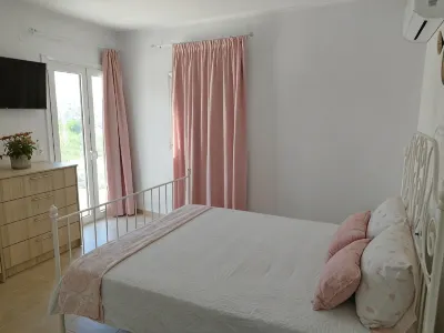 Emmanuela House with Garden and Sea View- Triopetra Hotels near Agia Galini Massage and Wellness Services