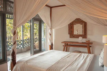 Villa Holy - Travelholic in Behind Nature Отели рядом с достопримечательностью «Taman Wisata Matahari»