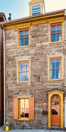 Stylish Stone Row Apartment in Historic Downtown