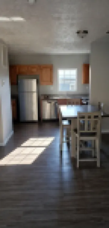 Townhome near Cheat Lake. Minutes to I-68 & approx 6 miles to WVU Stadium