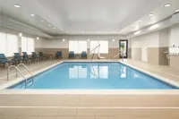 햄프턴 인 페어몬트 플레전트 밸리