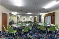 Holiday Inn Express & Suites EDMOND by IHG - breakfast