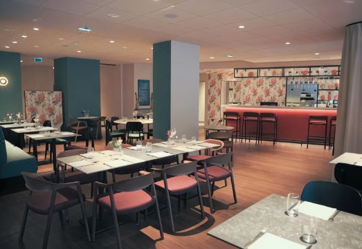 [루스 드 무지크 호텔의 레스토랑 또는 내부 시설 사진]