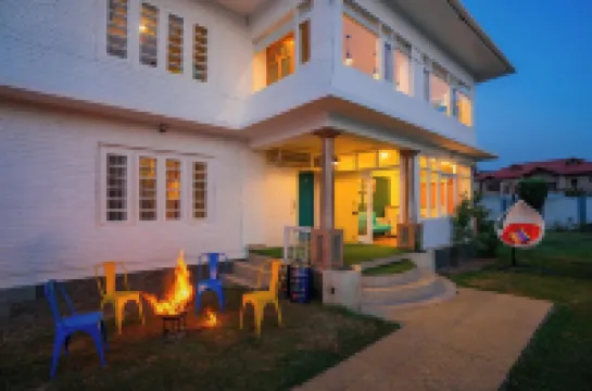 โกสต็อปส์ ศรีนาการ์