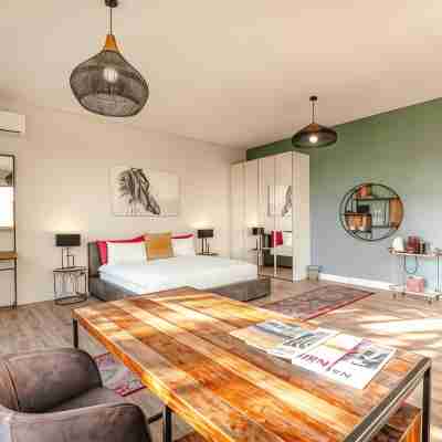 Little Forest Garden Retreat Rooms