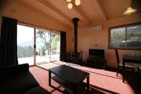 The Black Sparrow Hotels in Mansfield