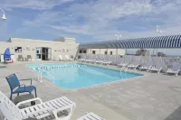 Biscayne Suites - parking