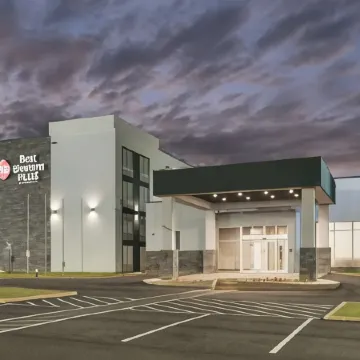 Best Western Plus Mobile Inn  Suites