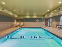 홀리데이 인 익스프레스 & 스위트 세일럼 노스 - 카이저 바이 IHG - 수영장