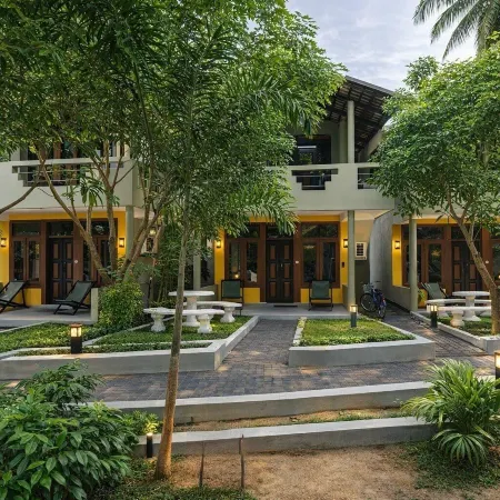 Dinuda Lagoon Hotel