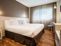 AZZ Valencia Tactica Hotels in Paterna