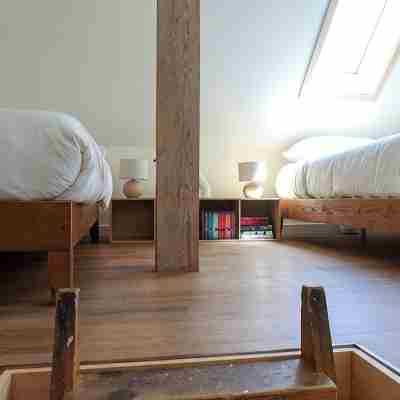 Memory-Making Alpine Retreat: 4BR, Walk to Lake Rooms
