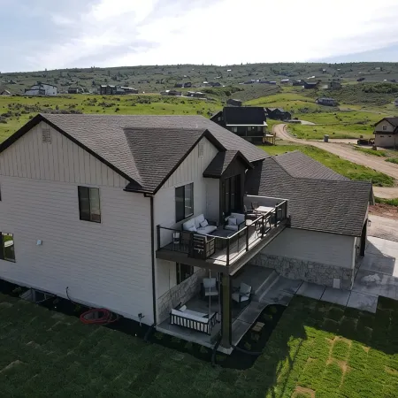 Lakeview Retreat-Home overlooking Bear Lake Sleeps 30 w/Ideal beach/pool access