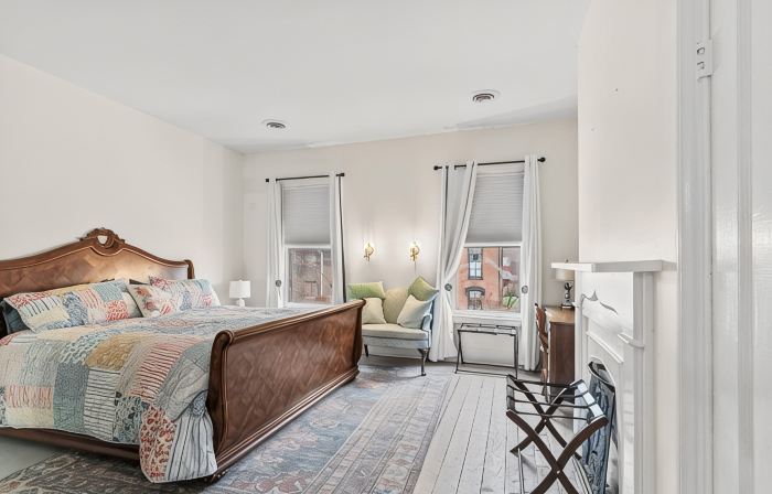 Beautiful and spacious 3BR historic home centrally located in downtown, Madison.