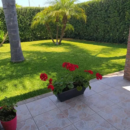 Detached villa with swimming pool a stone's throw from the sea between Avola and lido di Noto.