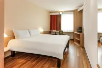 Ibis Jerez de La Frontera - ที่มีบาร์