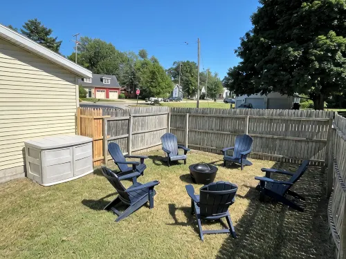 Lakeside Horizon - minutes to Lake Michigan Pere Marquette Beach & Muskegon Lake - 4-Star