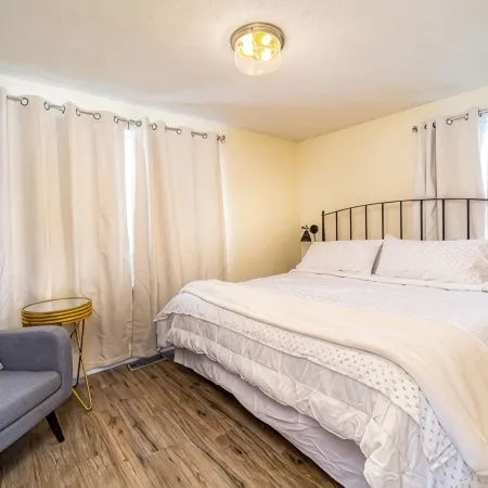 Stylish 2BR n Old Town Greenwood