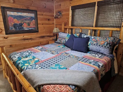 Relaxing 2 bedroom 2 bath cabin minutes from Dahlonega city center!
