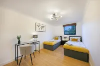 Riverside Lodge - overlooking the River Dee - Condos