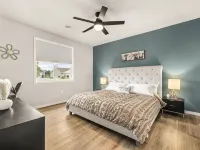 Charming 3-bedroom townhome with a backyard, WiFi and AC in delightful Plover WI Hotels in Plover