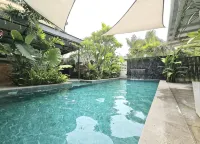 Cozy Home/Pool Cinema/Karaoke Jonker 1.2 km 20+8pax -  case vacanza in affitto