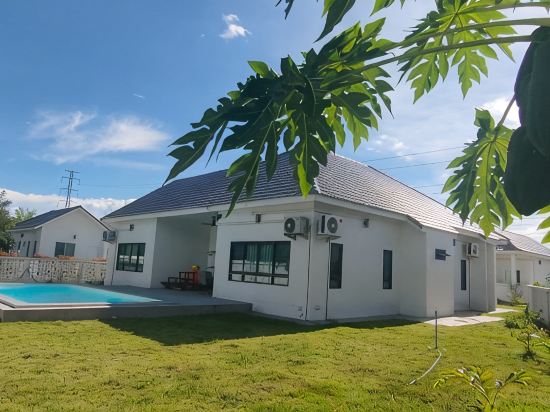 avipoolvilla.cnx