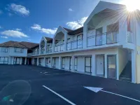 Botany Palms Motel Hotels near Howick