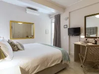 Sea Castle Hotel Camps Bay Hotels near Table Mountain Cableway