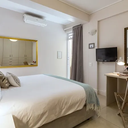 Sea Castle Hotel Camps Bay Отели рядом с достопримечательностью «Пляж Клифтон №4»