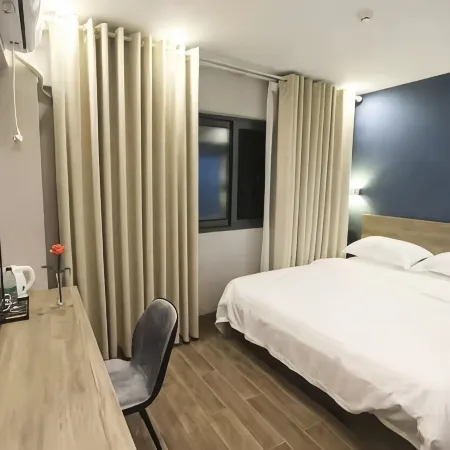 Gaoxian Bairui Hotel