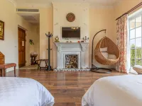 Villa Home 18 Hotels near Skcf