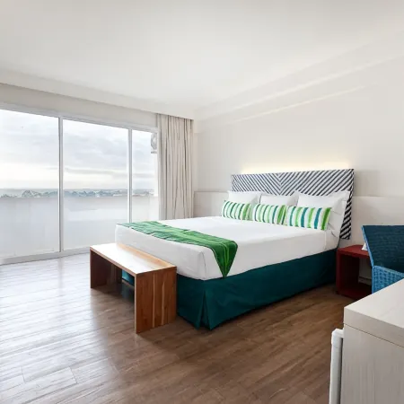 Hot Beach Resort Hotels in Olímpia